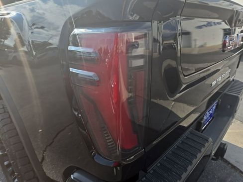 Used 2024 GMC Sierra 2500 AT4 w/ AT4 Preferred Package image 37