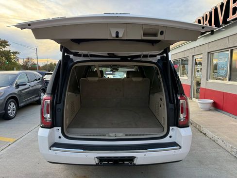 Used 2019 GMC Yukon XL Denali w/ Denali Ultimate Package image 19