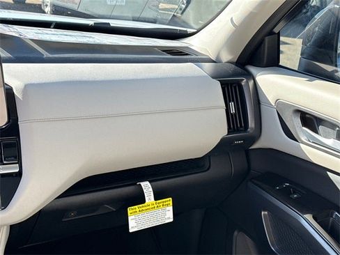 New 2026 Nissan Pathfinder SL image 16