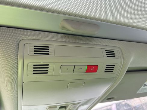 Used 2025 Volkswagen Jetta SE FWD image 20