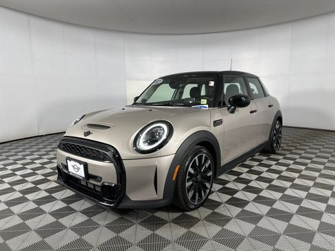 Used 2022 MINI Cooper S image 3