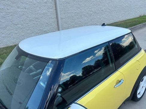 Used 2004 MINI Cooper Hardtop FWD image 11