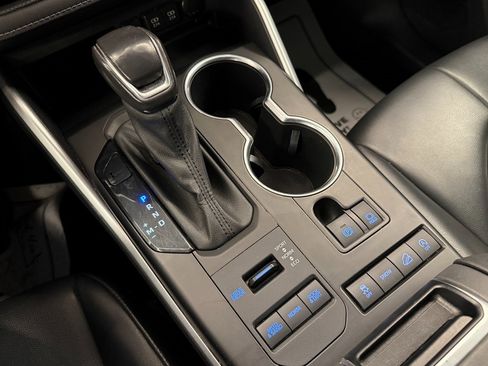 Used 2021 Toyota Highlander XLE image 16