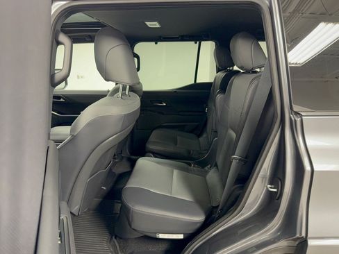 Used 2024 Lexus GX 550 w/ Cold Area Package AWD/4WD image 25