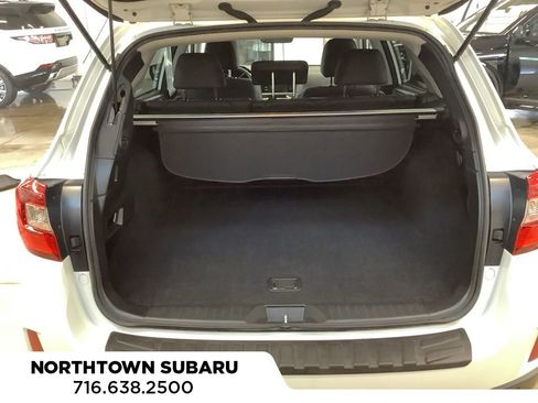 Used 2017 Subaru Outback 2.5i Limited AWD/4WD image 17