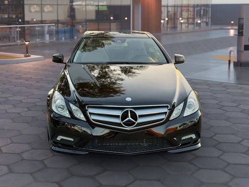 Used 2010 Mercedes-Benz E 550 Coupe image 9