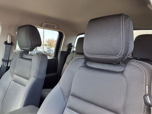 Used 2023 Nissan Frontier SV w/ Technology Package image 17