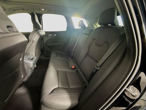 Used 2025 Volvo XC60 B5 Plus image 25
