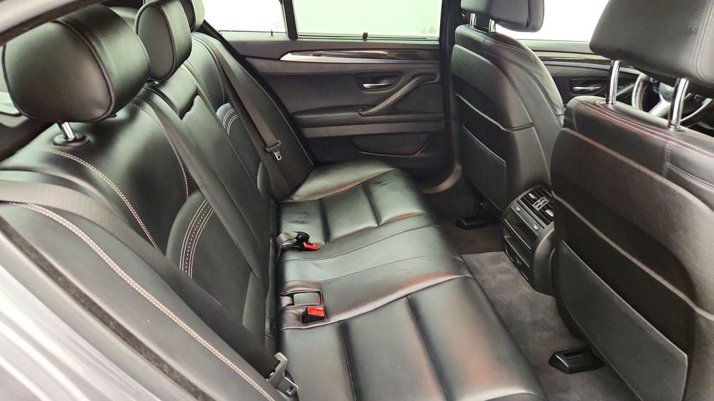 Used 2016 BMW 550i xDrive Sedan AWD/4WD image 24