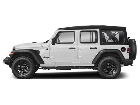 Used 2025 Jeep Wrangler Sahara image 3