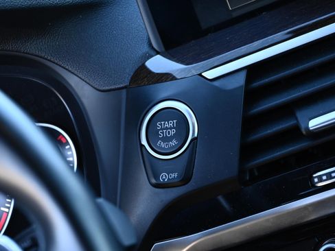 Used 2019 BMW X3 sDrive30i w/ Premium Package image 26