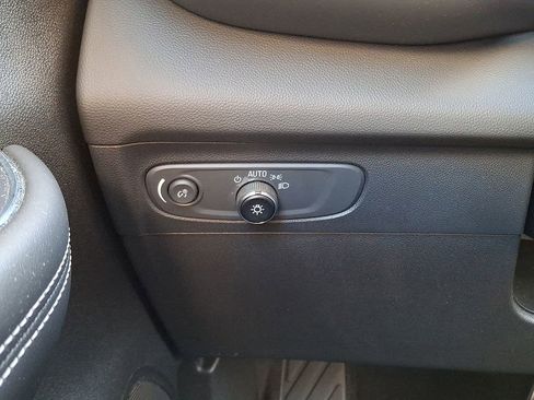 Used 2023 Buick Envision Essence image 26