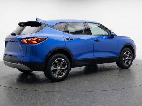 Used 2025 Chevrolet Blazer LT image 9