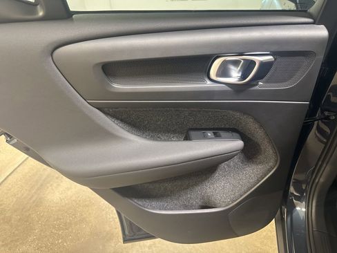 New 2026 Volvo XC40 B5 Ultra w/ Protection Package Premier image 20