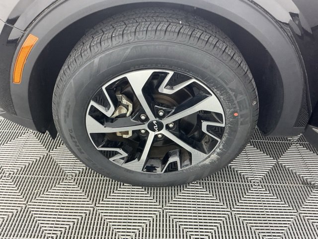 Used 2023 Kia Sportage EX AWD/4WD image 17