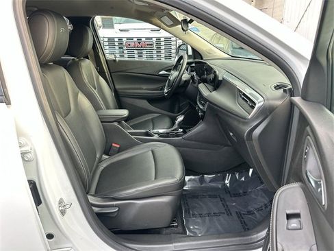 Used 2024 Buick Encore GX Sport Touring image 25