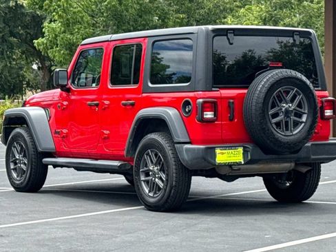 Used 2024 Jeep Wrangler Unlimited Sport AWD/4WD image 3