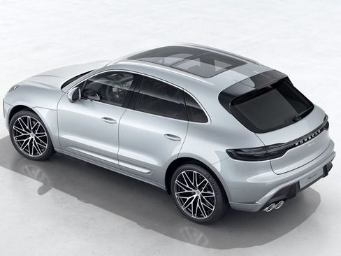 Certified 2025 Porsche Macan image 6