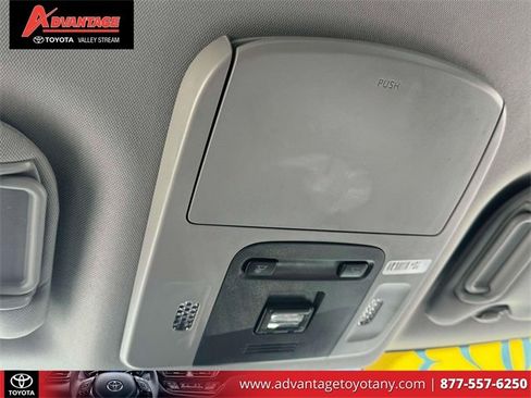 Used 2023 Toyota Camry SE image 33