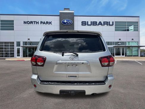 Used 2018 Toyota Sequoia Platinum AWD/4WD image 4