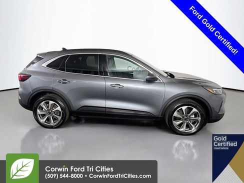 Used 2025 Ford Escape Platinum image 17