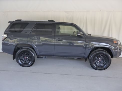 Used 2024 Toyota 4Runner SR5 Premium w/ Moonroof Package AWD/4WD image 7