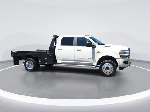 Used 2024 RAM 4500 Laramie AWD/4WD image 2