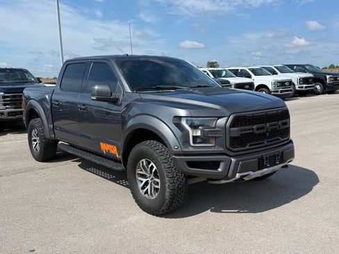 Used 2018 Ford F150 Raptor w/ Equipment Group 802A Luxury AWD/4WD image 2
