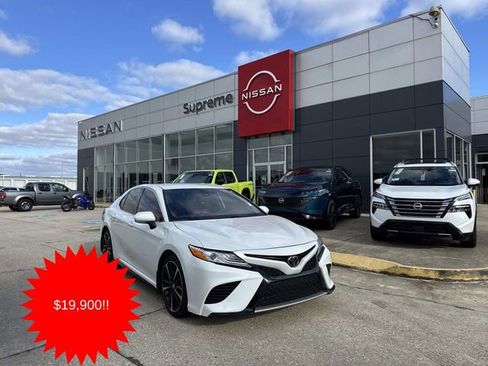 Used 2020 Toyota Camry XSE image 1
