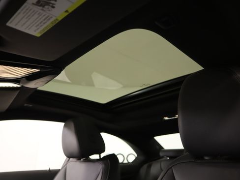 Used 2024 BMW 230i Coupe w/ Premium Package image 17