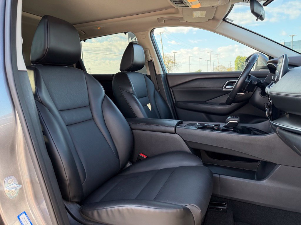 Used 2021 Nissan Rogue SV w/ Premium Package FWD image 33