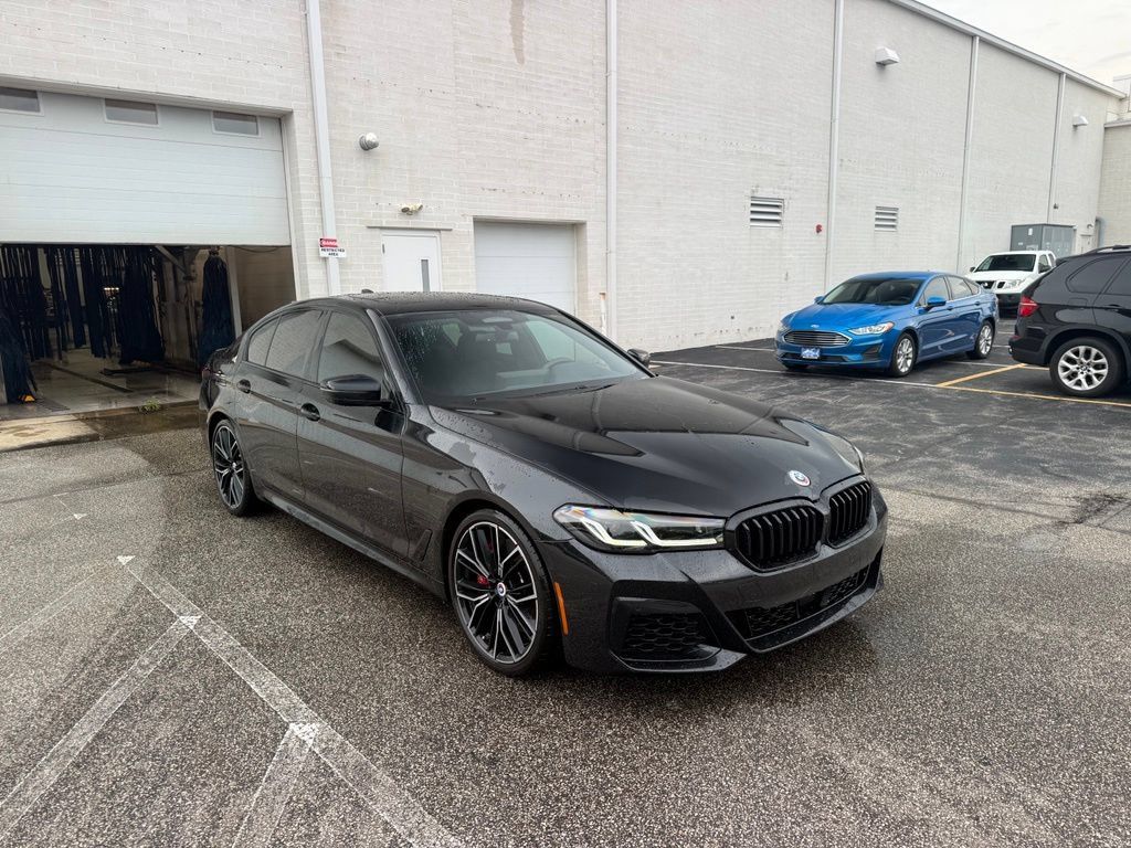 Used 2023 BMW M550i xDrive w/ Dynamic Handling Package AWD/4WD image 3