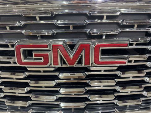 Used 2016 GMC Yukon Denali w/ Open Road Package AWD/4WD image 17