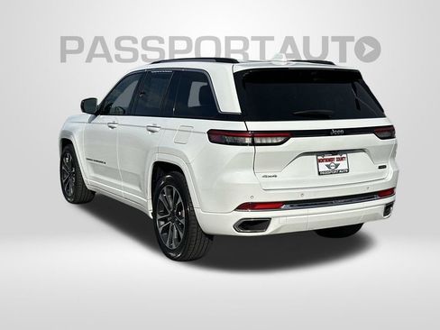 Used 2022 Jeep Grand Cherokee Overland w/ Luxury Tech Group IV image 2