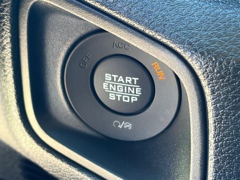 Used 2025 Jeep Wrangler Sport image 28