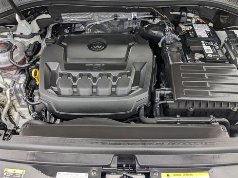 Used 2024 Volkswagen Tiguan Wolfsburg Edition image 32