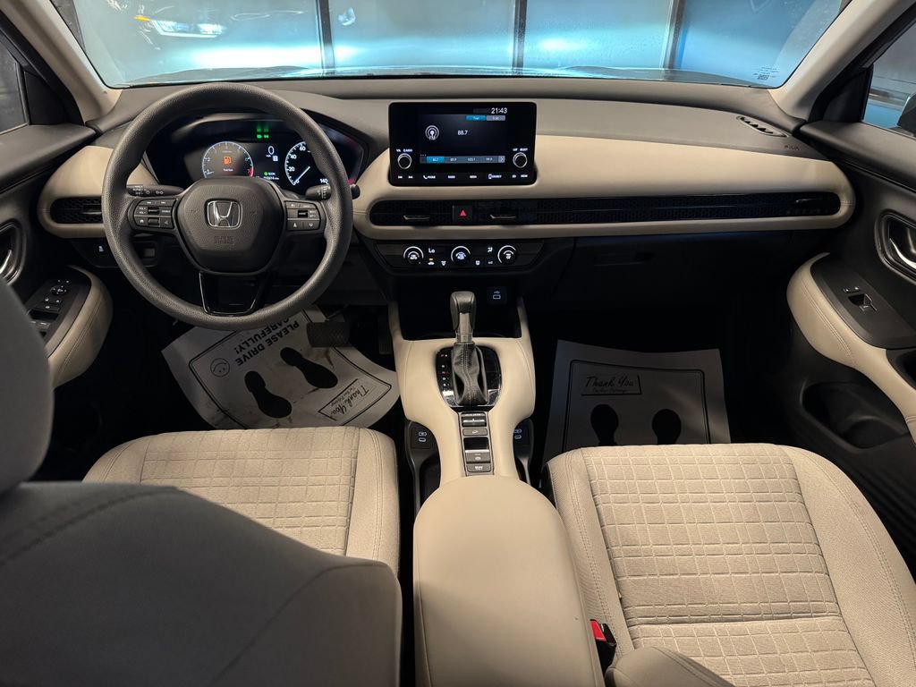 Used 2025 Honda HR-V LX image 9