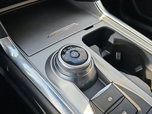 Used 2020 Ford Explorer XLT w/ Equipment Group 202A image 16