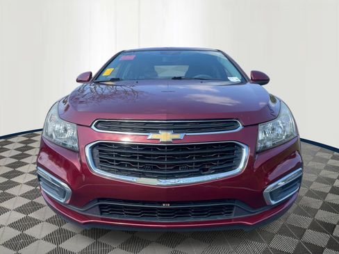 Used 2015 Chevrolet Cruze LT FWD image 2