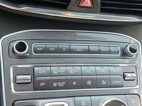 Certified 2023 Hyundai Santa Fe Limited AWD/4WD image 16