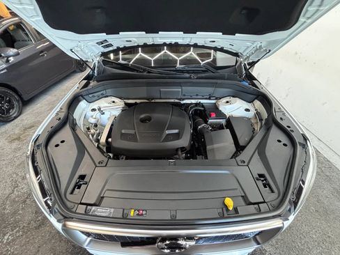 Used 2019 Volvo XC90 T5 R-Design w/ Advanced Package AWD/4WD image 26