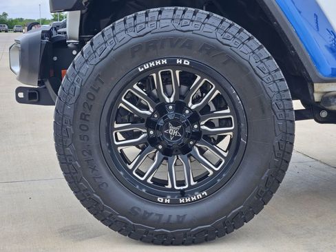 Used 2018 Jeep Wrangler Unlimited Sahara image 13