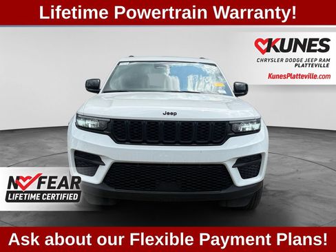 Used 2024 Jeep Grand Cherokee Altitude AWD/4WD image 3