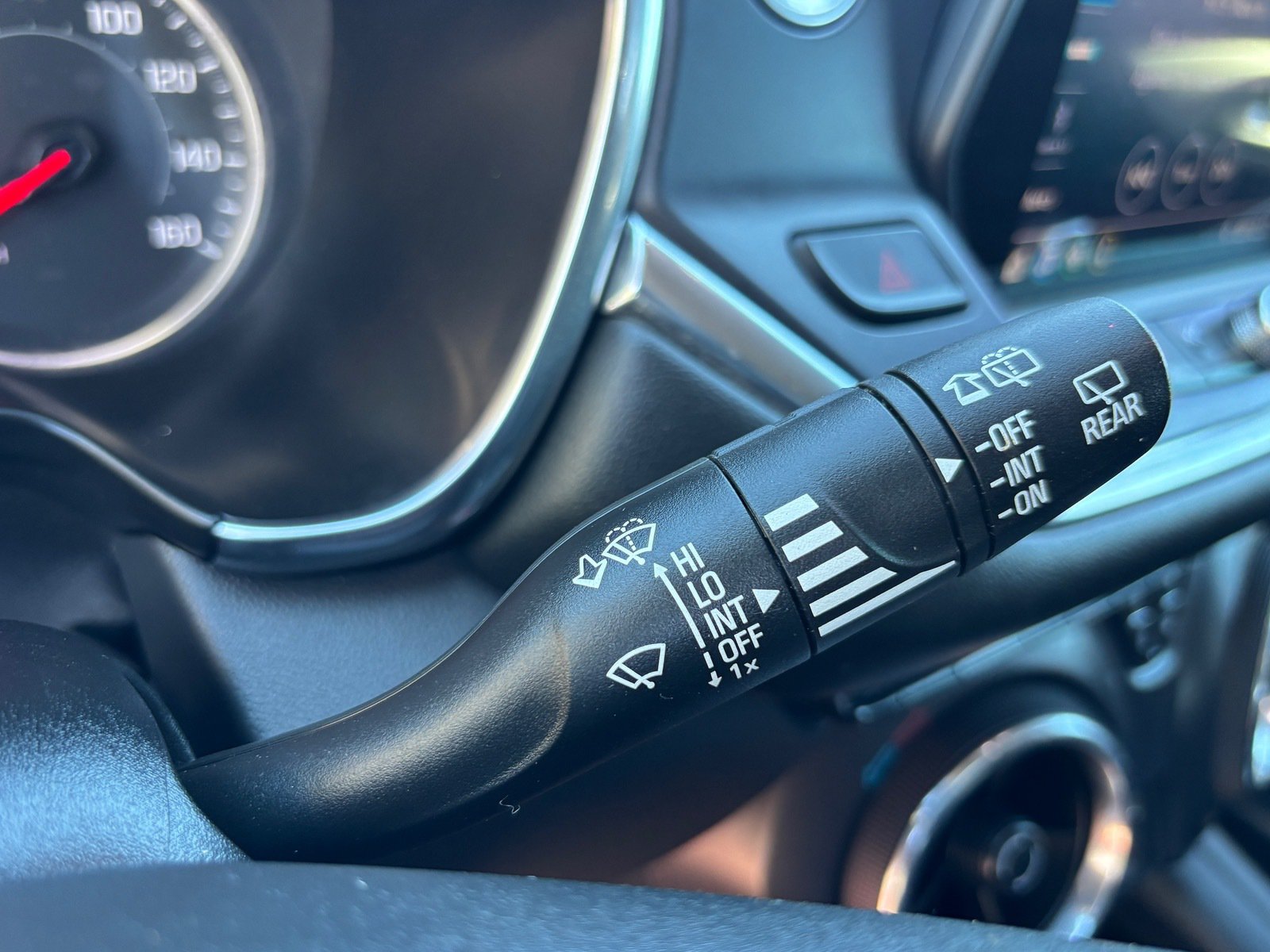 Used 2019 Chevrolet Blazer LT FWD image 25