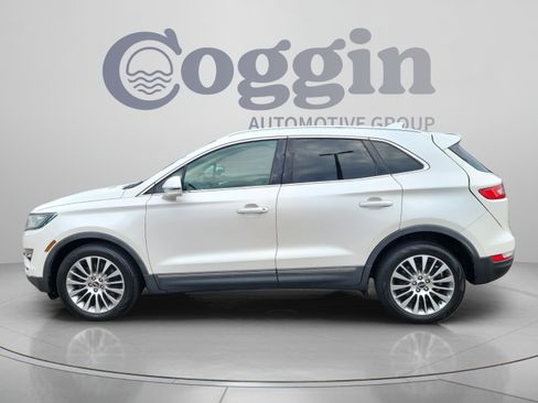 Used 2017 Lincoln MKC Reserve FWD image 2