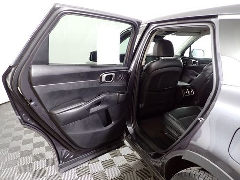 Used 2021 Kia Sorento S FWD image 33