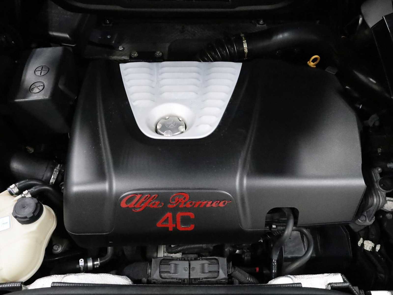 Used 2016 Alfa Romeo 4C Spider RWD image 34