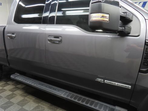 Used 2022 Ford F350 Lariat w/ Black Appearance Package AWD/4WD image 34