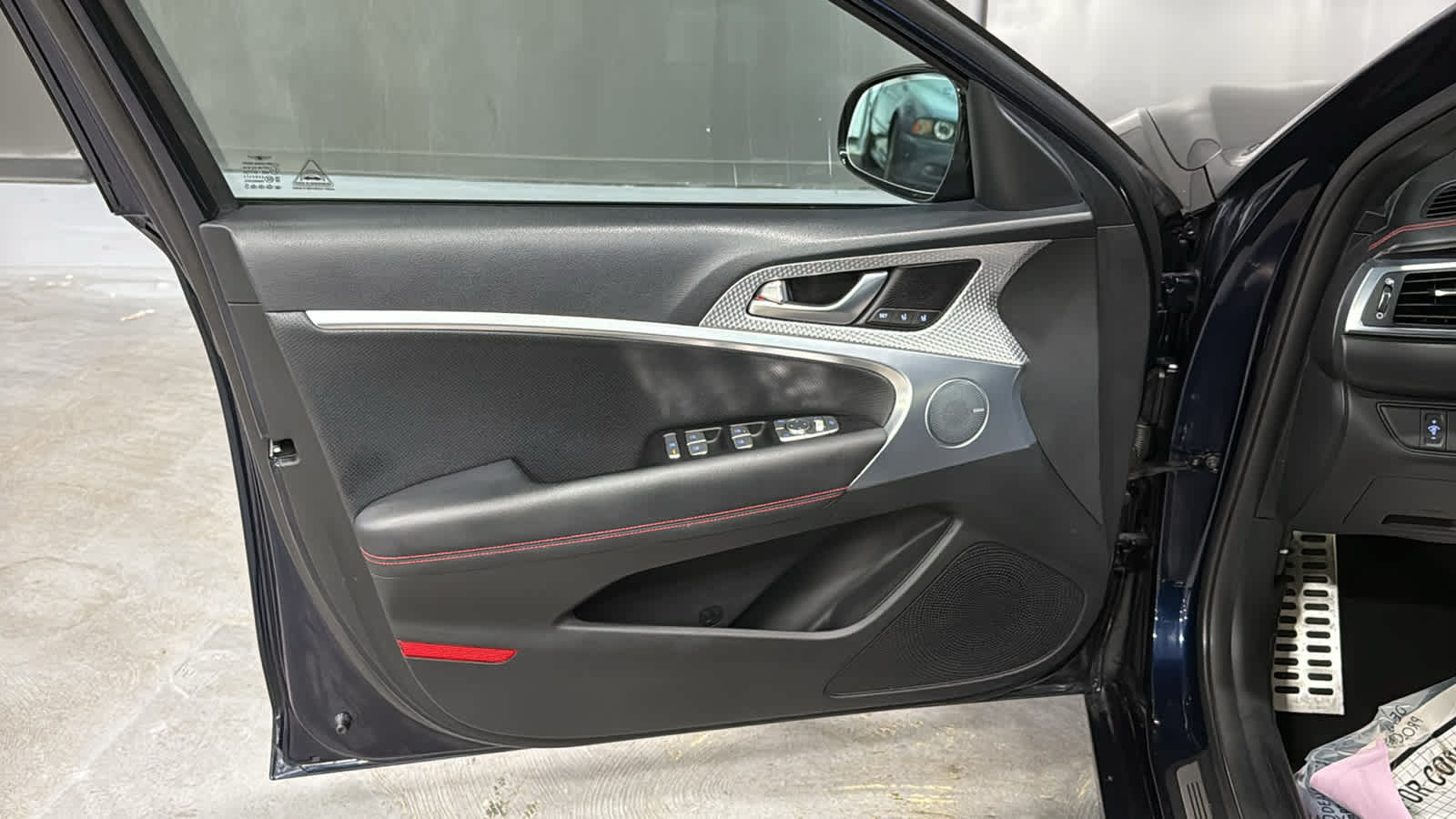 Used 2023 Genesis G70 2.0T w/ Sport Prestige Package AWD/4WD image 9