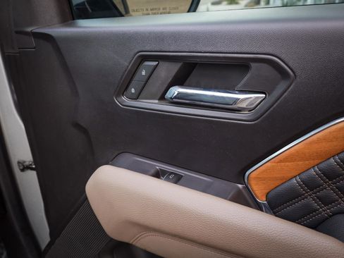 Used 2023 GMC Canyon Denali image 29